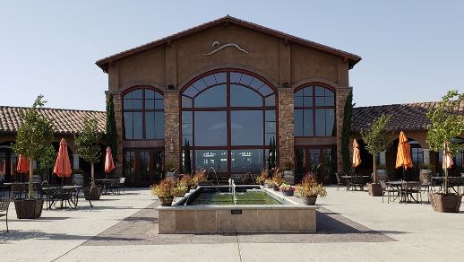 View of Monte De Oro's tasting room from the patio